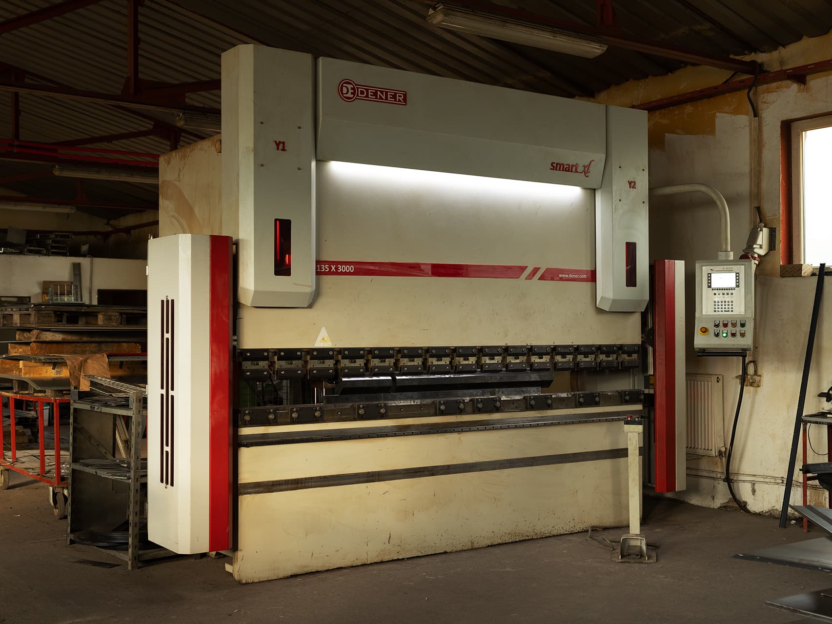 machine for bending metal